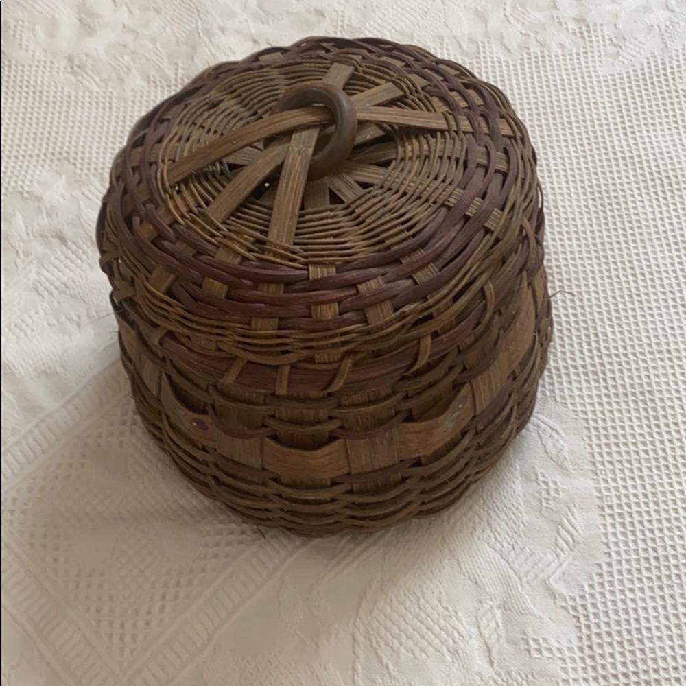 Hand made concave bottom reed basket